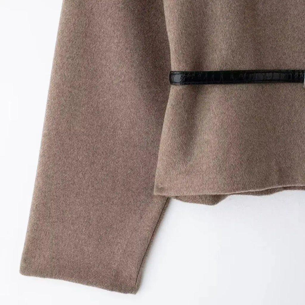 סוודר אלגנטי עם חגורה