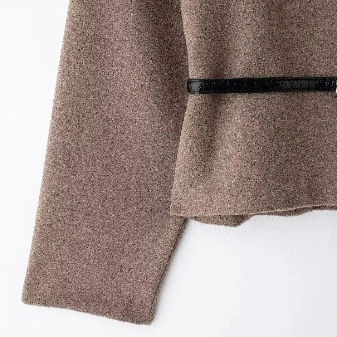 סוודר אלגנטי עם חגורה