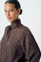 Monica חולצת פולקה דוט סאטן עם קשירה