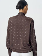 Monica חולצת פולקה דוט סאטן עם קשירה