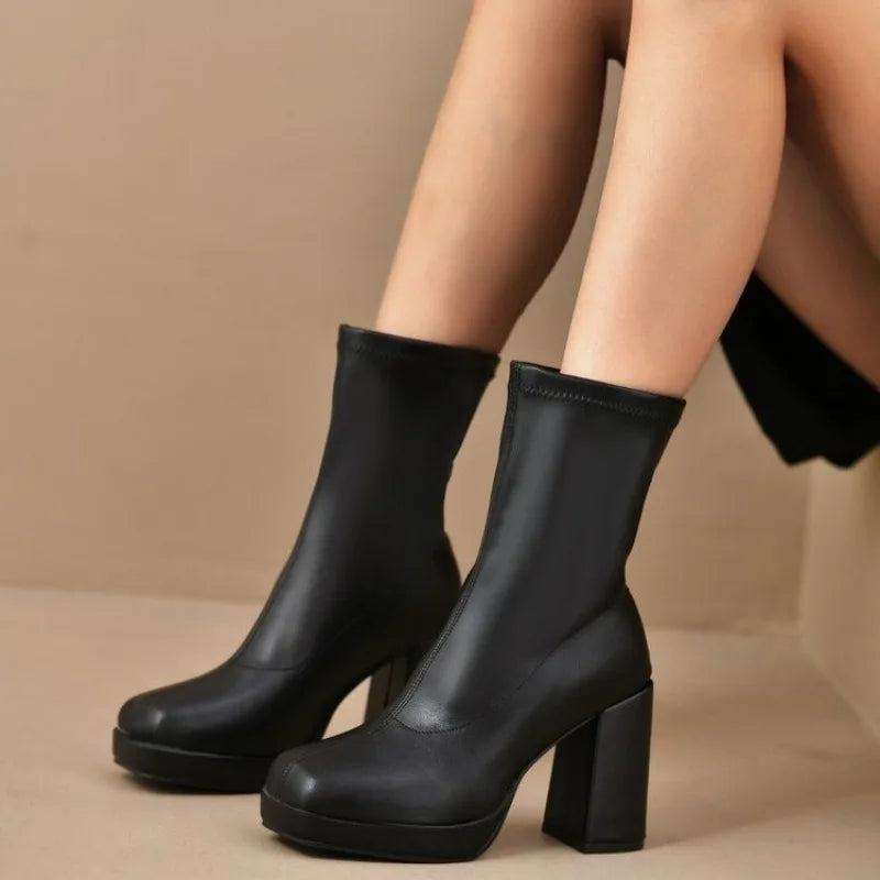 מגפי עקב גובה חצי