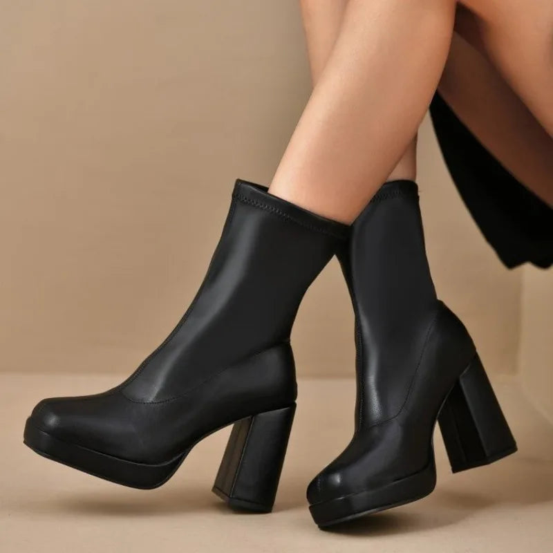 מגפי עקב גובה חצי